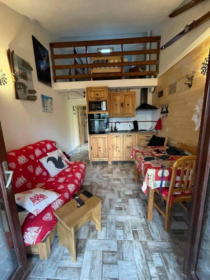Les Fontanilles Odeillo Chalet 60 Wifi & Parking Gratuit Expose Plein Sud & Plein Pied , Draps & Serviettes De Toilettes Non Inclus, Sabanas Y Toallas No Incluidos Eksteriør bilde